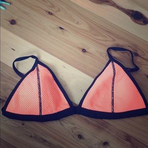 Triangl bikini top